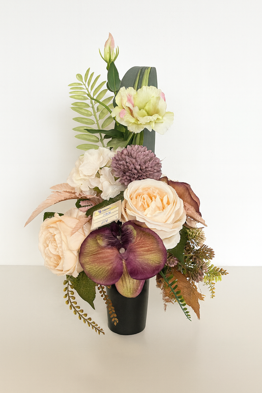 Ikebana krémovo-broskyňová